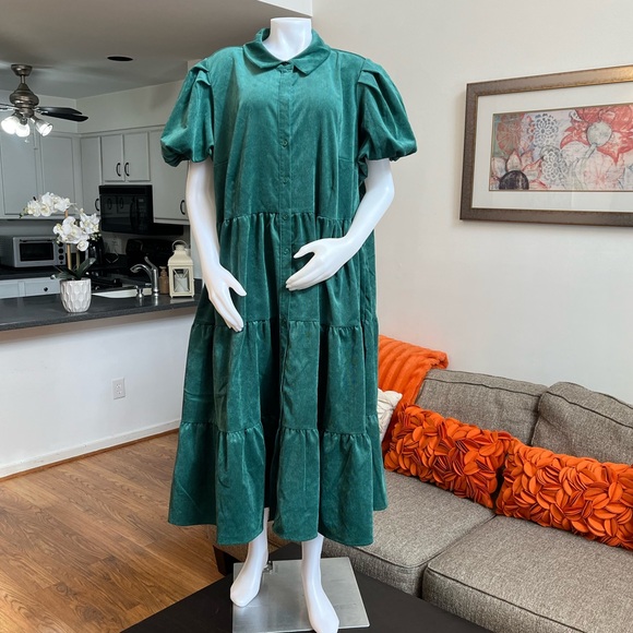 ❣️🆕 Crown & Ivy Plus Size Puff Sleeve Green Corduroy Dress❣️ - Picture 3 of 10